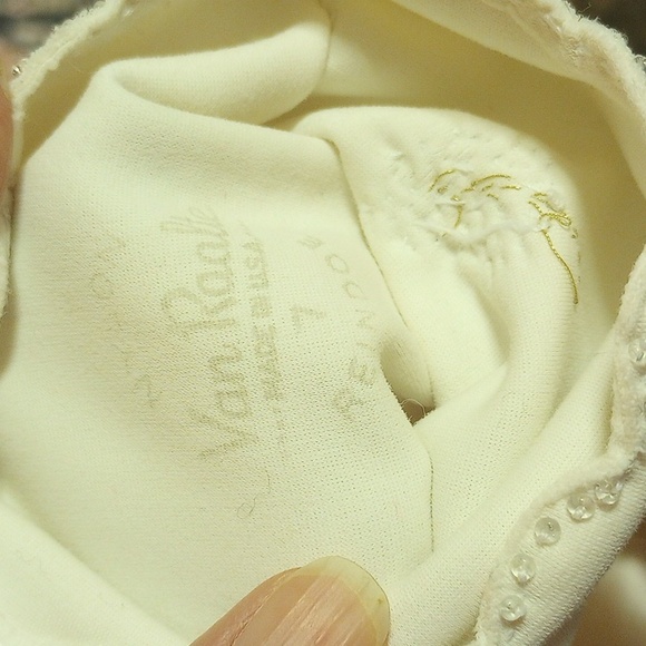Vintage Van Raalte Formal White Nylon Beaded Gloves w/ Scalloped Cuffs.  Size 7 - Picture 4 of 4